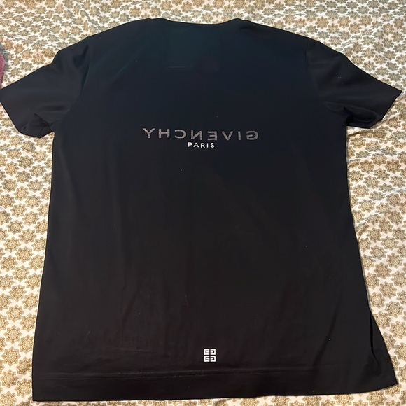 Givenchy tshirt used once - Picture 2 of 2